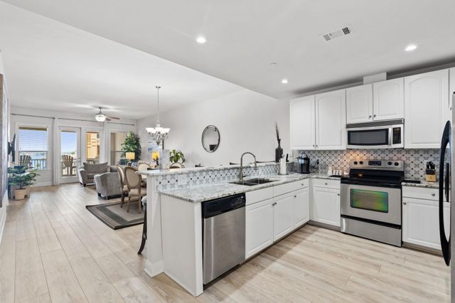 101 West Bank 33, Horseshoe Bay, TX 78657