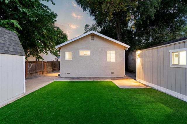 1933 1st Ave, Sacramento, CA 95818