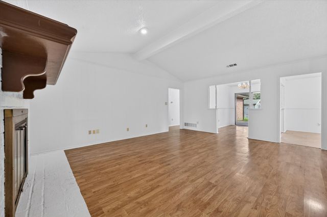 1607 Chisolm Trail, Lewisville, TX 75077