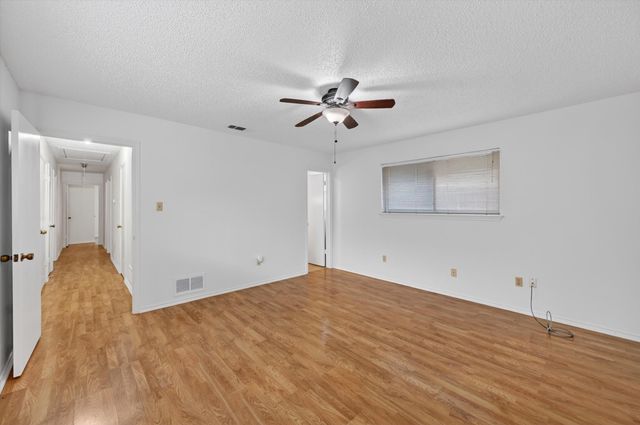 1607 Chisolm Trail, Lewisville, TX 75077