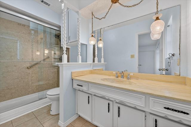 1607 Chisolm Trail, Lewisville, TX 75077