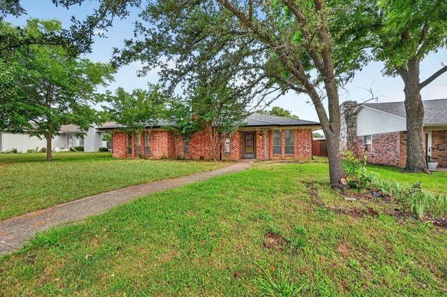 1607 Chisolm Trail, Lewisville, TX 75077