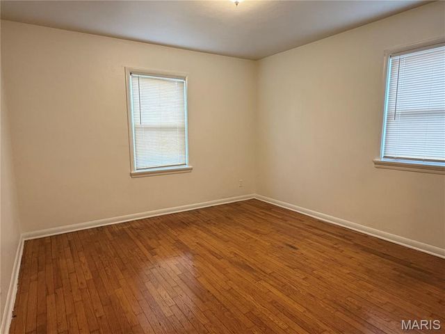 1060 Loekes Drive, Florissant, MO 63031