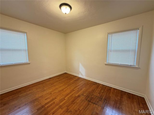 1060 Loekes Drive, Florissant, MO 63031