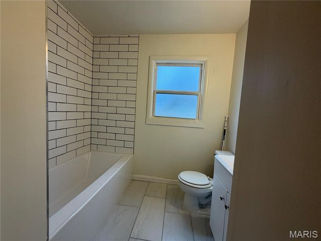 1060 Loekes Drive, Florissant, MO 63031