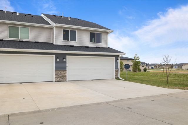 5718 NE Dawson Lane, Ankeny, IA 50021