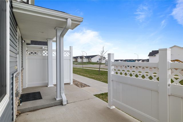 5718 NE Dawson Lane, Ankeny, IA 50021