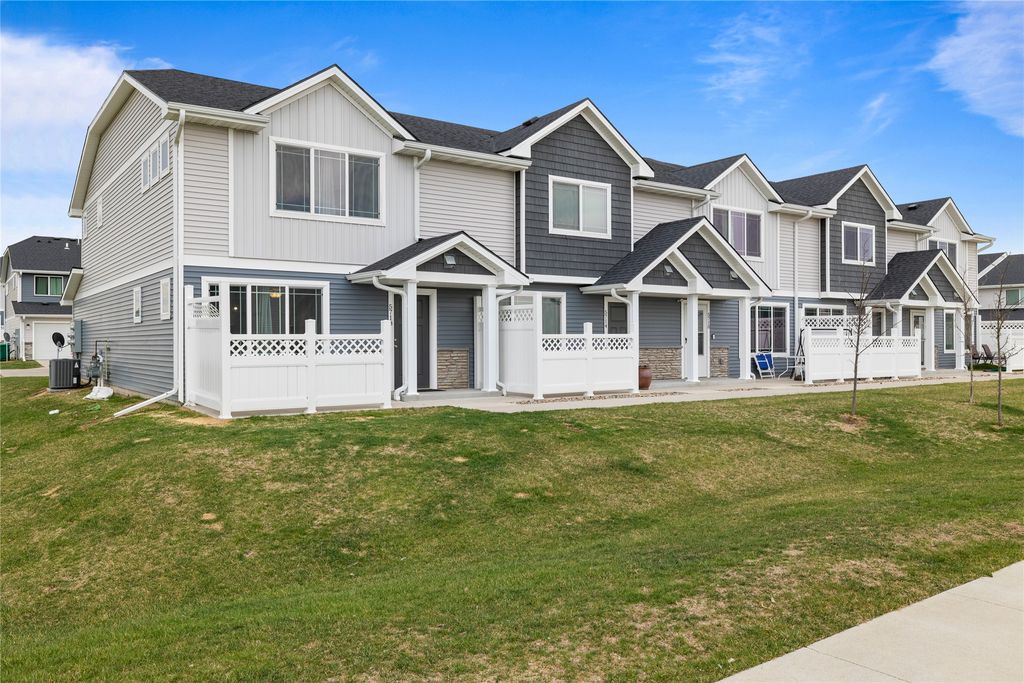 5718 NE Dawson Lane, Ankeny, IA 50021