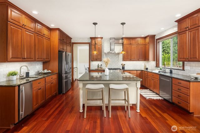 8703 191st Place SW, Edmonds, WA 98026