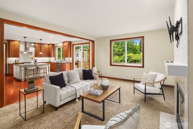 8703 191st Place SW, Edmonds, WA 98026