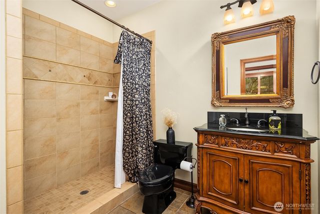 8703 191st Place SW, Edmonds, WA 98026