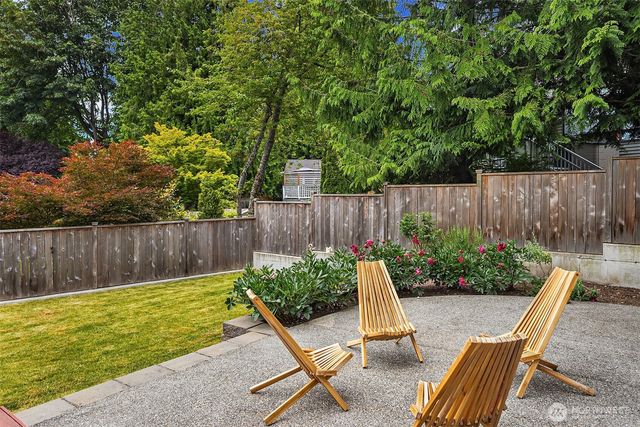 8703 191st Place SW, Edmonds, WA 98026