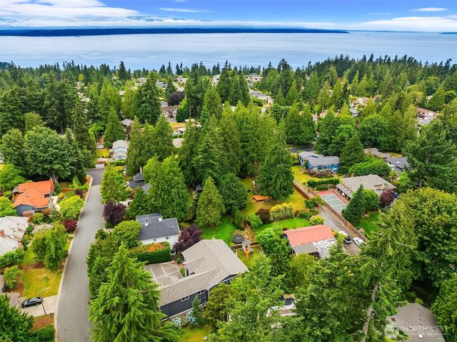 8703 191st Place SW, Edmonds, WA 98026