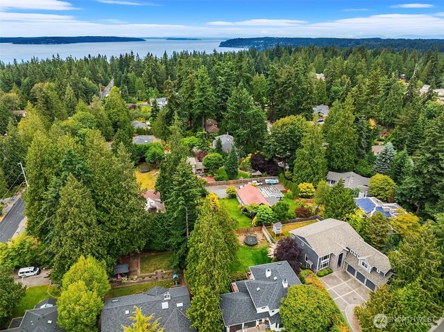 8703 191st Place SW, Edmonds, WA 98026