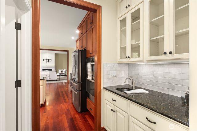 8703 191st Place SW, Edmonds, WA 98026