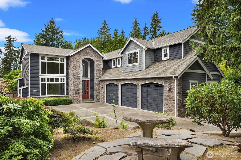 8703 191st Place SW, Edmonds, WA 98026