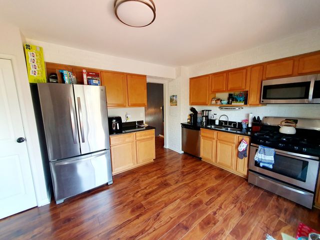 3535 Treaty Lane, Hoffman Estates, IL 60192
