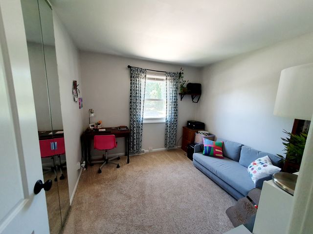 3535 Treaty Lane, Hoffman Estates, IL 60192