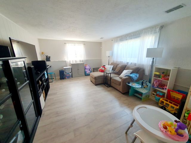 3535 Treaty Lane, Hoffman Estates, IL 60192