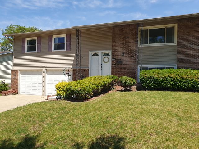 3535 Treaty Lane, Hoffman Estates, IL 60192