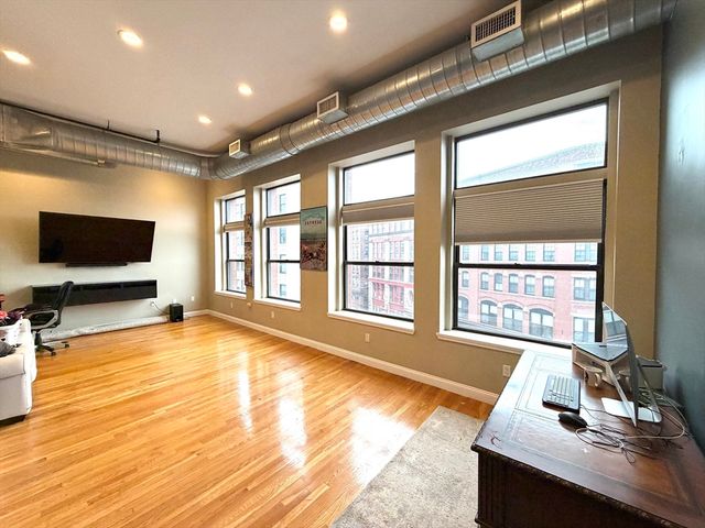 54 Central Sq 4A, Lynn, MA 01901