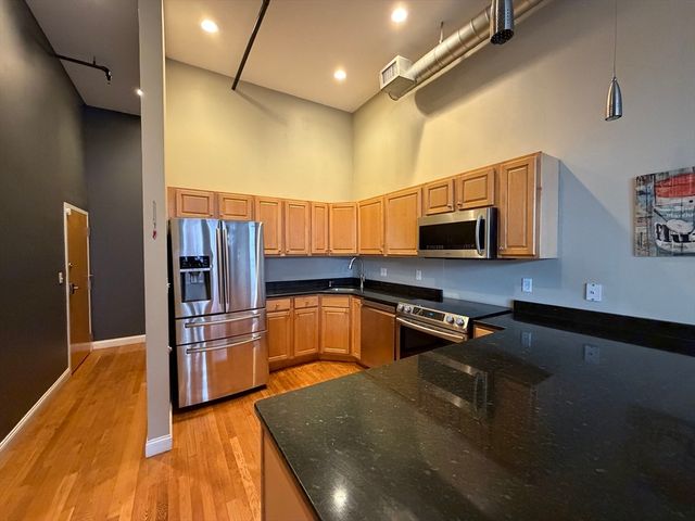 54 Central Sq 4A, Lynn, MA 01901