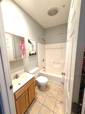 54 Central Sq 4A, Lynn, MA 01901