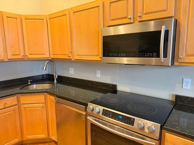 54 Central Sq 4A, Lynn, MA 01901