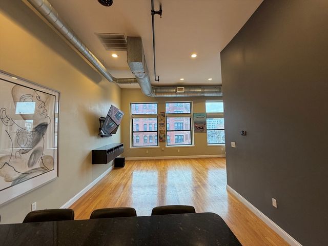 54 Central Sq 4A, Lynn, MA 01901