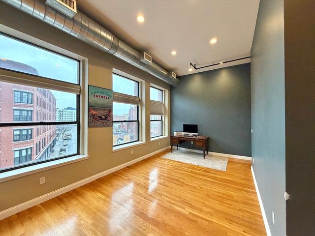 54 Central Sq 4A, Lynn, MA 01901