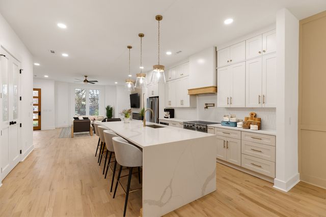 1213 Montgomery Ave, Nashville, TN 37207