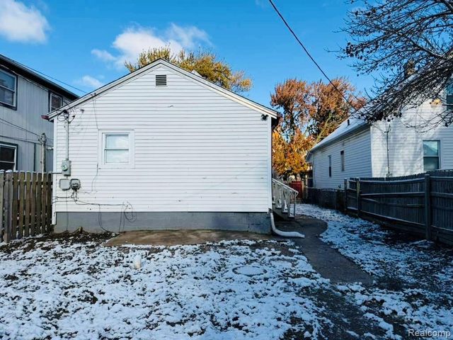 8737 Smart Street, Detroit, MI 48210