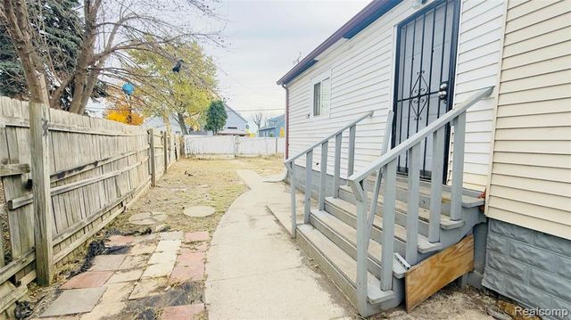 8737 Smart Street, Detroit, MI 48210