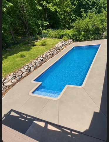 11 Price Rd, Peabody, MA 01960