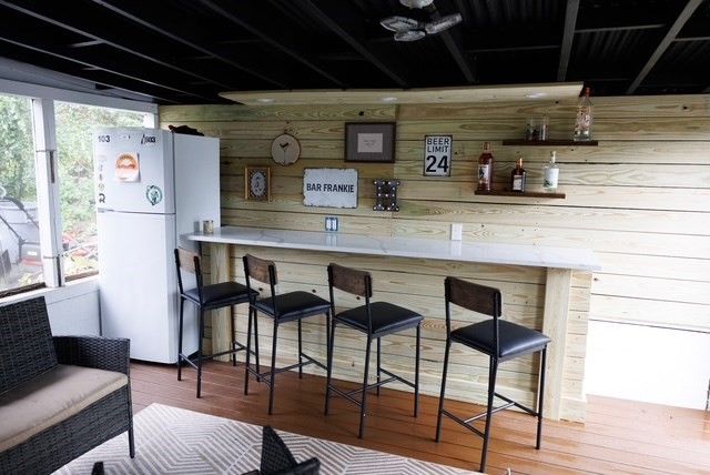 11 Price Rd, Peabody, MA 01960