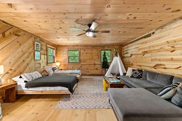 290 Graham Court, Ellijay, GA 30540