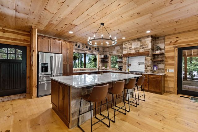 290 Graham Court, Ellijay, GA 30540
