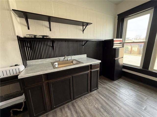 401 E Twin Springs, Siloam Springs, AR 72761