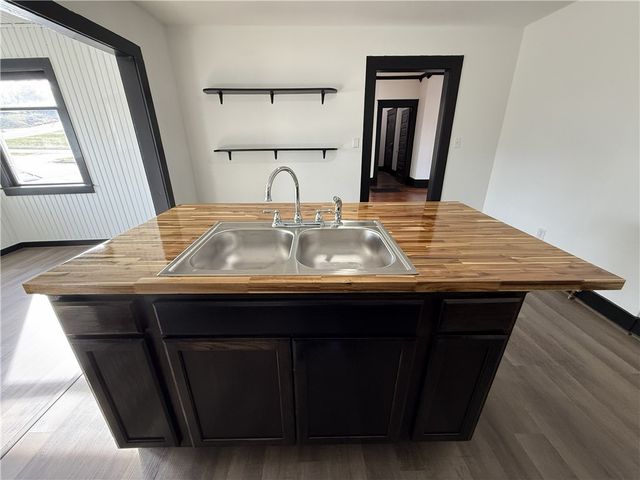 401 E Twin Springs, Siloam Springs, AR 72761