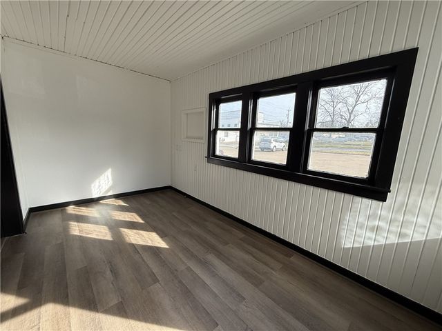 401 E Twin Springs, Siloam Springs, AR 72761