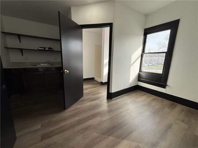 401 E Twin Springs, Siloam Springs, AR 72761