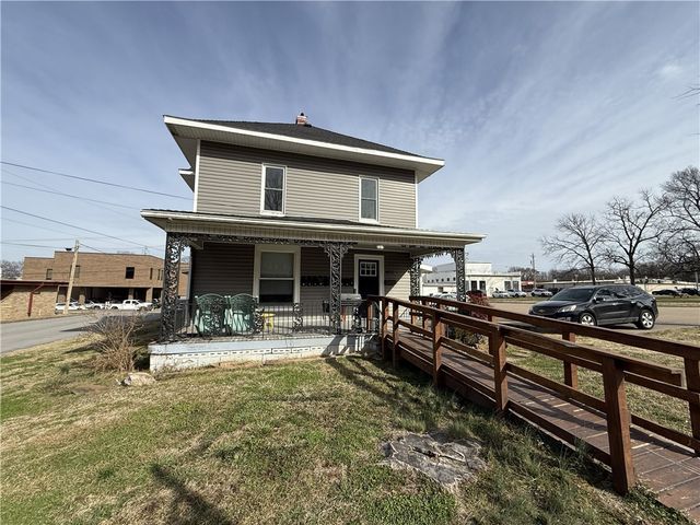 401 E Twin Springs, Siloam Springs, AR 72761