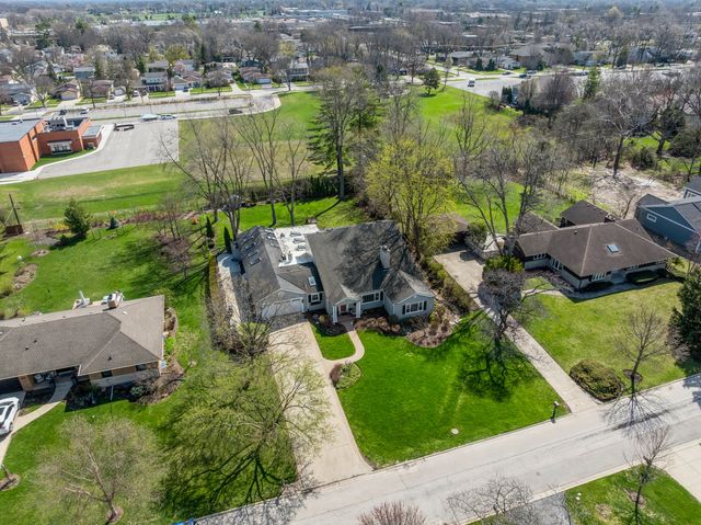 819 S Beverly Lane, Arlington Heights, IL 60005