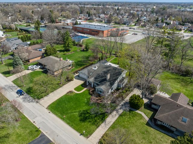 819 S Beverly Lane, Arlington Heights, IL 60005