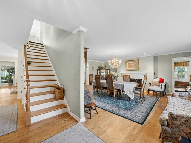 819 S Beverly Lane, Arlington Heights, IL 60005