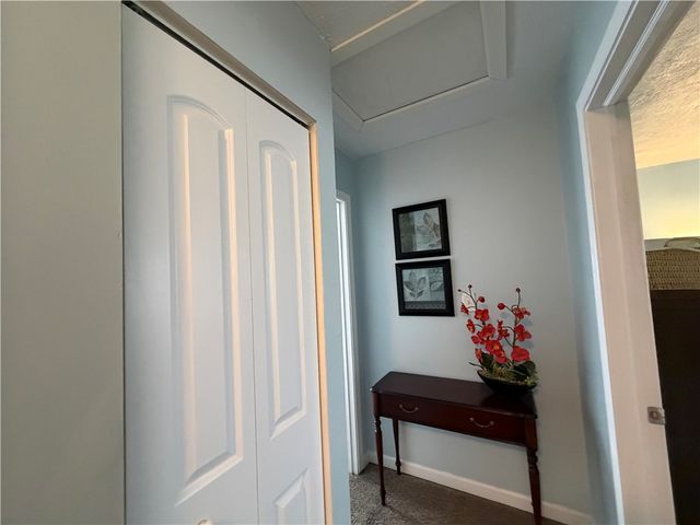 213 Manor View Dr, Manor, PA 15665