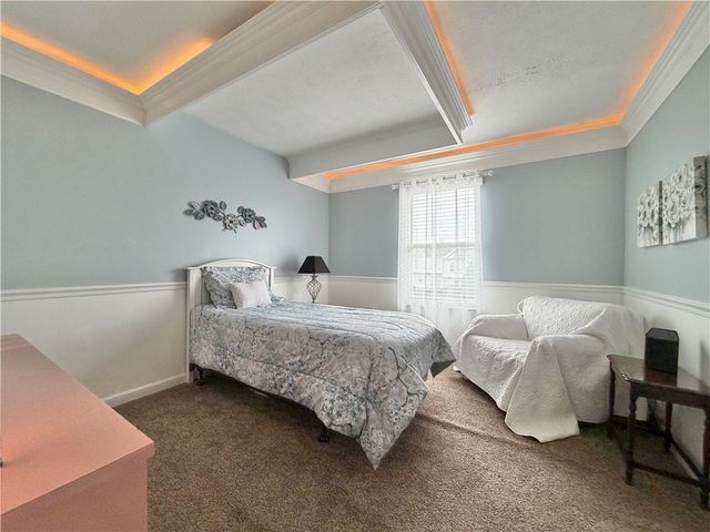 213 Manor View Dr, Manor, PA 15665