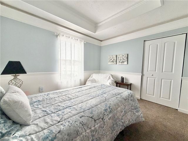 213 Manor View Dr, Manor, PA 15665