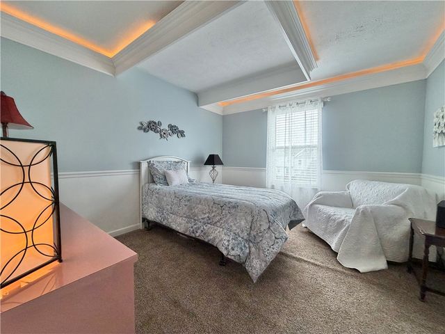 213 Manor View Dr, Manor, PA 15665