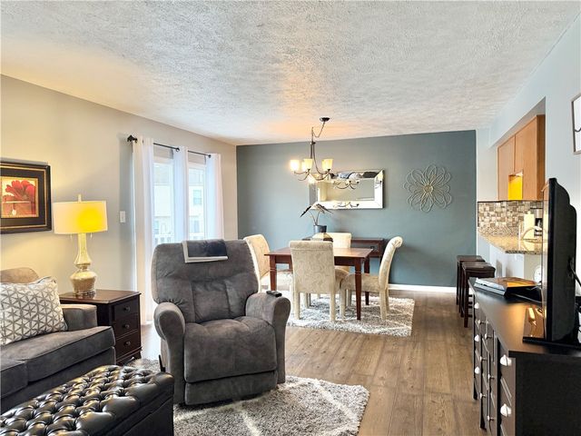 213 Manor View Dr, Manor, PA 15665